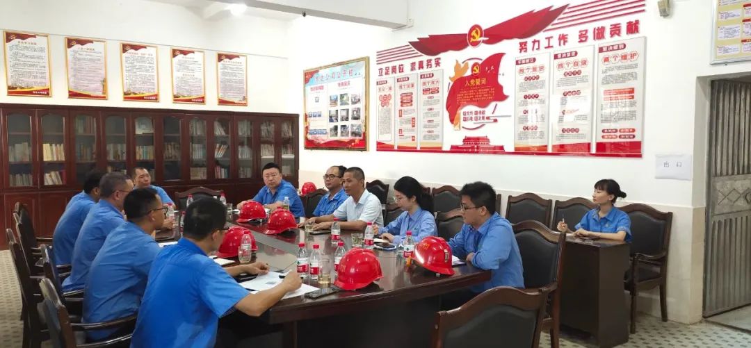 海南礦業(yè)黨委副書記許達(dá)全深入聯(lián)系點調(diào)研重點事項落實情況